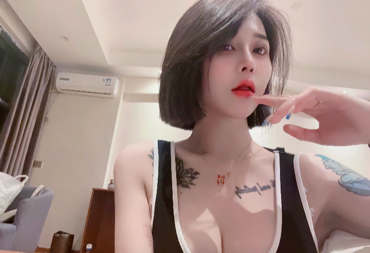 洛杉矶楼凤，刚下海留学妹兼职